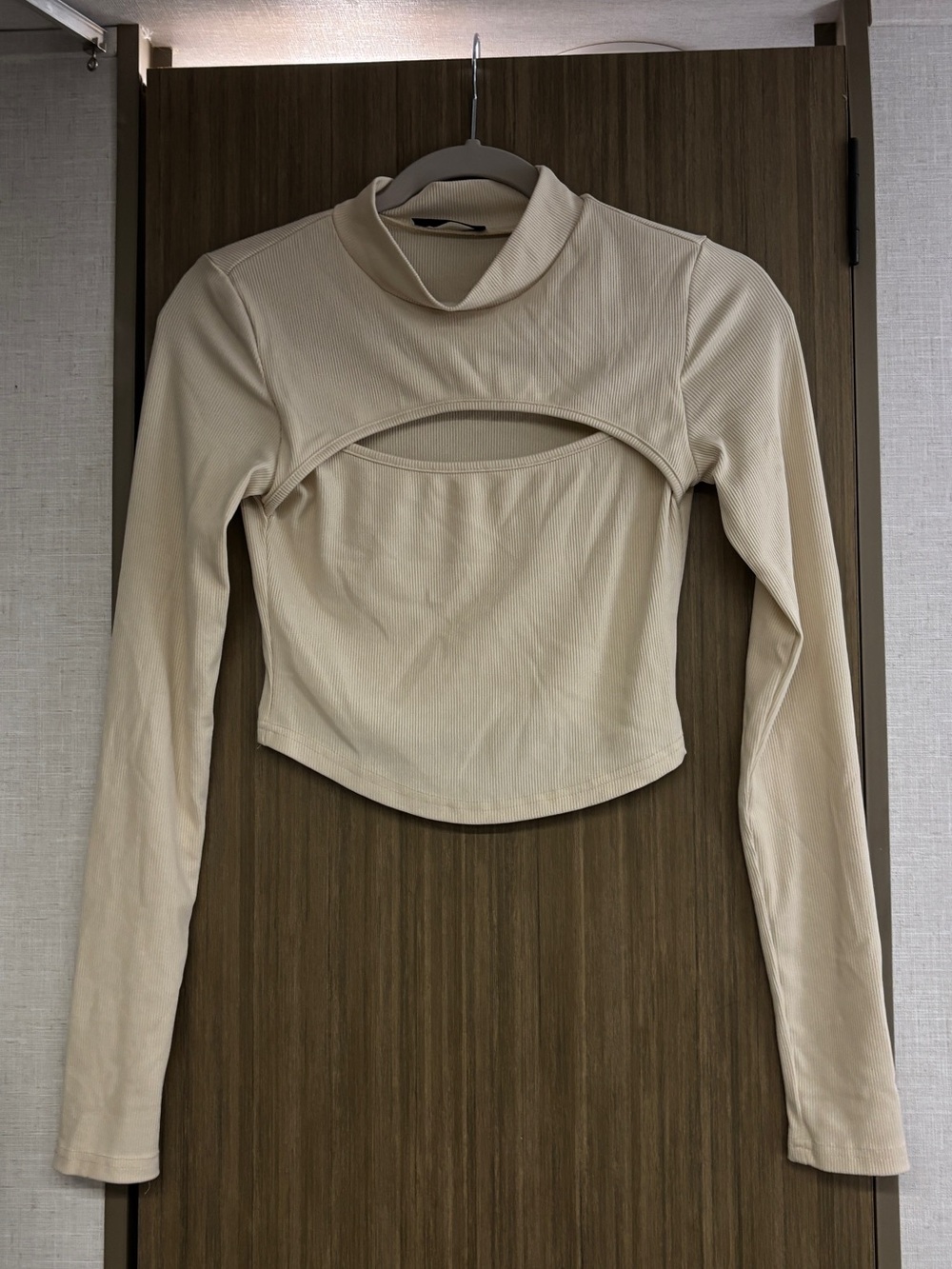 SHEIN Beige Long-Sleeve Cutout Crop Top